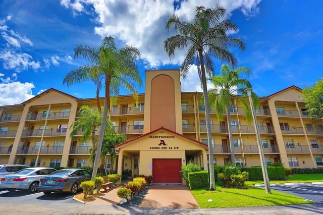 13001 SW 11th Court 307, Hollywood, FL 33027