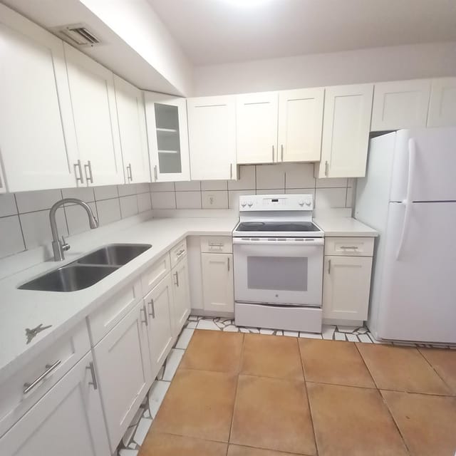 3610 NW 21st 413, Lauderdale Lakes, FL 33311