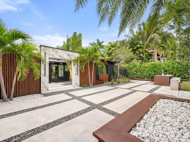 2711 NE 19th Street, Fort Lauderdale, FL 33305
