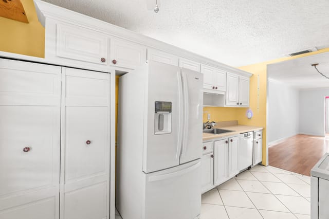 Pantry.014-1020SilkOakTerrace-102-
