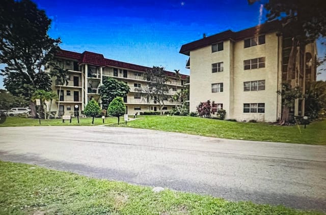 3330 Spanish Moss Terrace 406, Lauderhill, FL 33319
