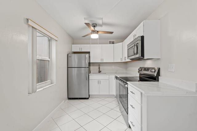 932 Flanders T, Delray Beach, FL 33484