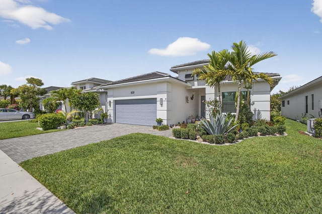 5492 St Armands Way, Westlake, FL 33470