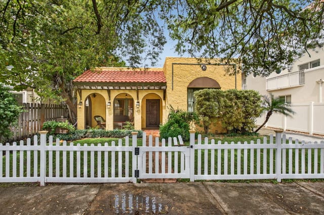 1415 NE 4th Place, Fort Lauderdale, FL 33301