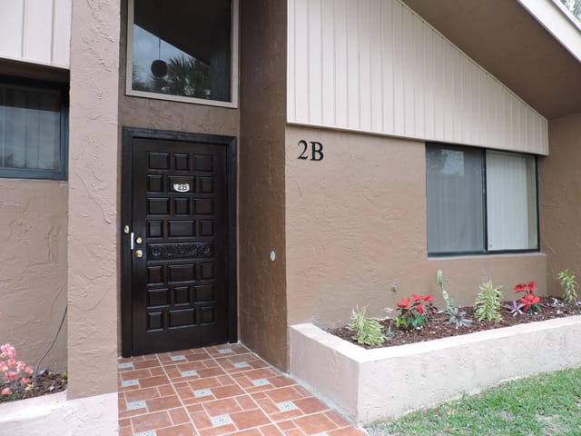 166 Sparrow Drive 2b, Royal Palm Beach, FL 33411
