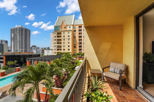 100 N Federal Highway 719, Fort Lauderdale, FL 33301