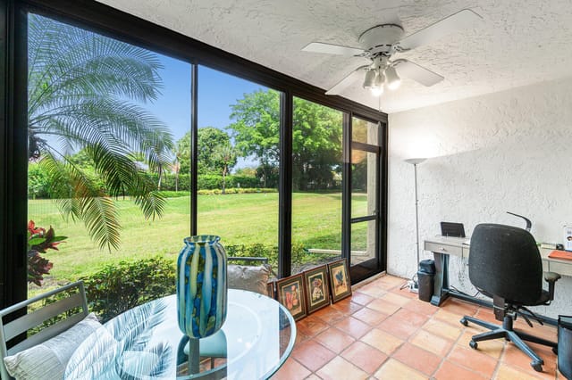 5121 Oakhill Lane 411, Delray Beach, FL 33484