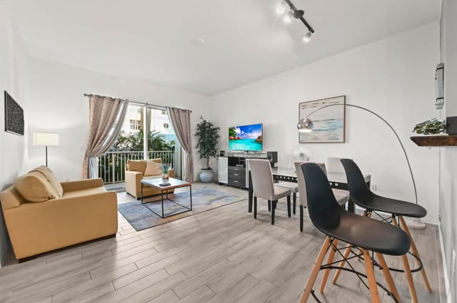 804 E Windward Way #122, Lantana, FL 33462