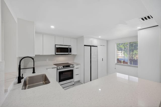 14375 Strathmore Lane 303