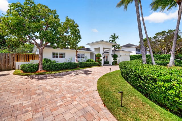 2517 NE 26th Avenue, Fort Lauderdale, FL 33305