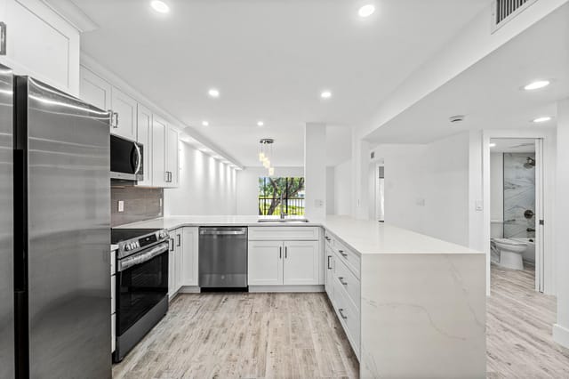 006-7192HuntingtonLane-DelrayBeach-FL-33