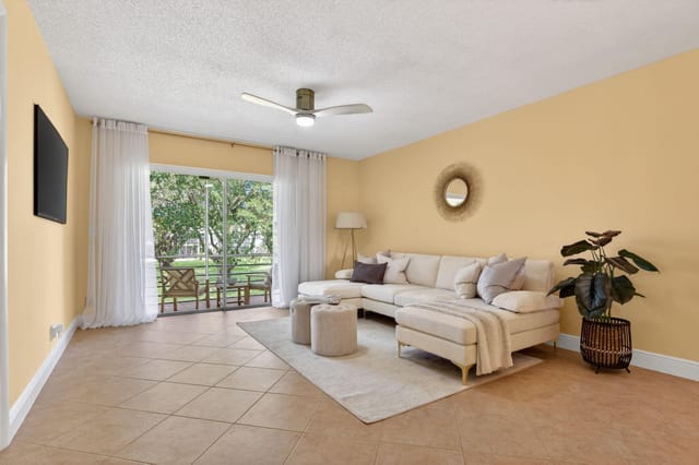2800 Fiore Way 212, Delray Beach, FL 33445