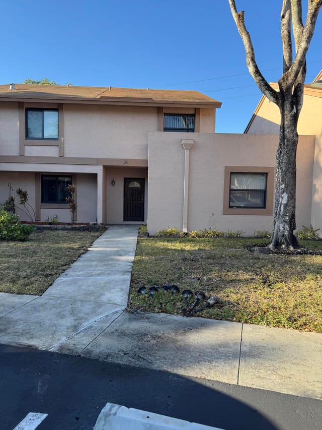 31 Chestnut Circle, Cooper City, FL 33026