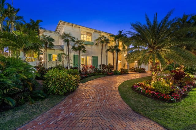 2870 NE 24th Place, Fort Lauderdale, FL 33305