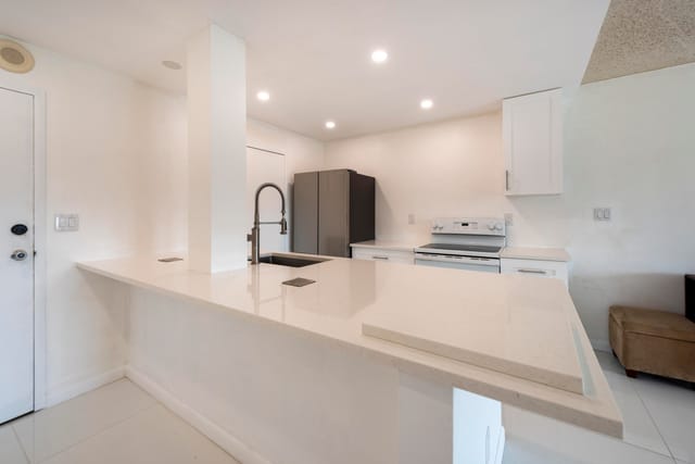 900 NE 18th Avenue 408, Fort Lauderdale, FL 33304