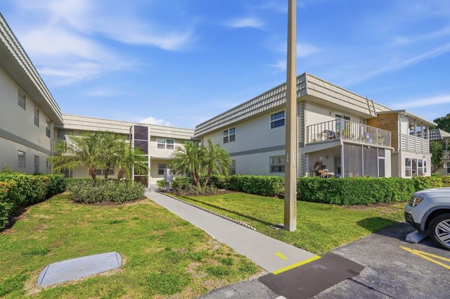 251 Monaco Way, Delray Beach, FL 33446