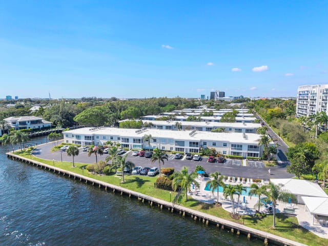 6517 Bay Club Dr unit 4_012