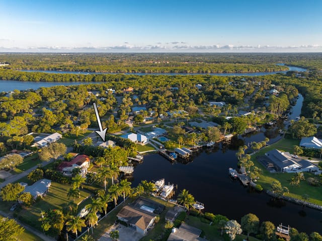 3842 SW Saint Lucie Ln, Palm City, FL 34