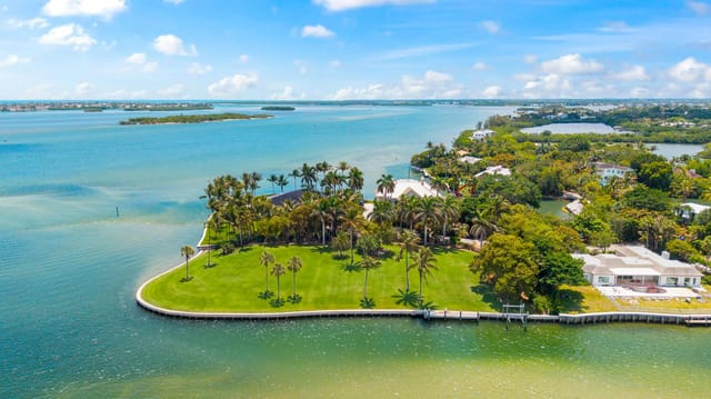 6 Timor Street, Sewalls Point, FL 34996