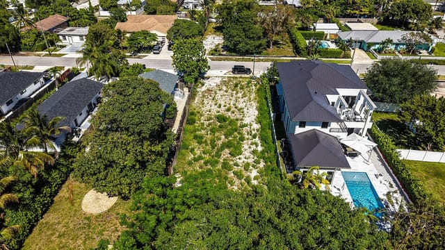 Osceola Park - 7500 sq. ft lot