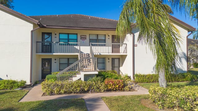 7665 Tahiti Lane 102, Lake Worth, FL 33467