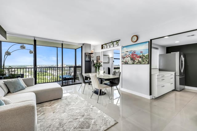 20335 W Country Club 1901, Aventura, FL 33180