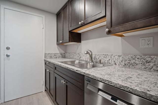 28-web-or-mls-900-ne-18th-ave