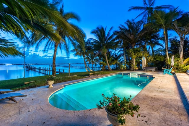 2672 NW South Shore Rd 5
