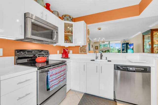 6795 Huntington Lane 306, Delray Beach, FL 33446