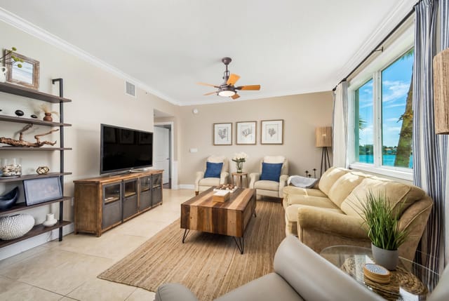 875 NW Flagler Ave #203-2