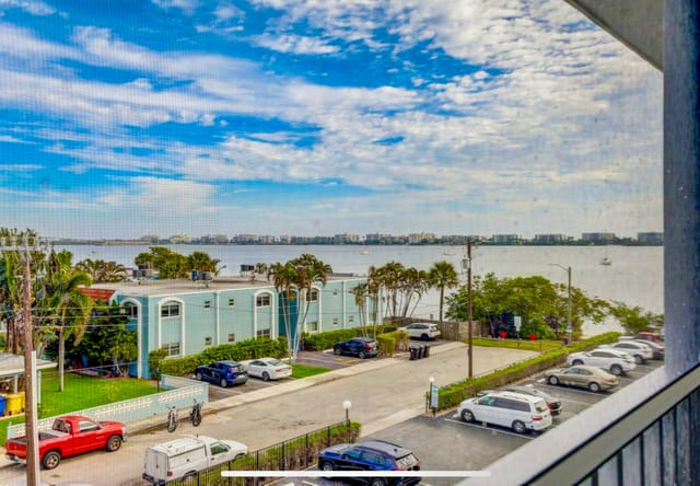 1502 S Lakeside Drive #401, Lake Worth Beach, FL 33460