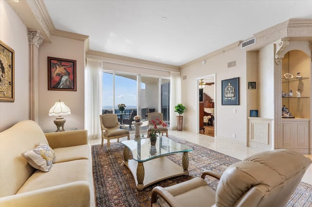 05-3200 N Ocean Blvd_006
