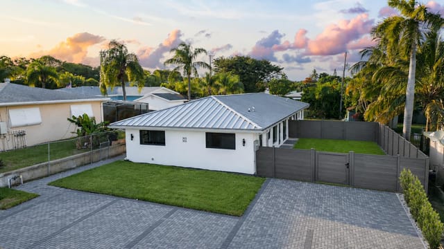 303 De Carie Street, Delray Beach, FL 33444