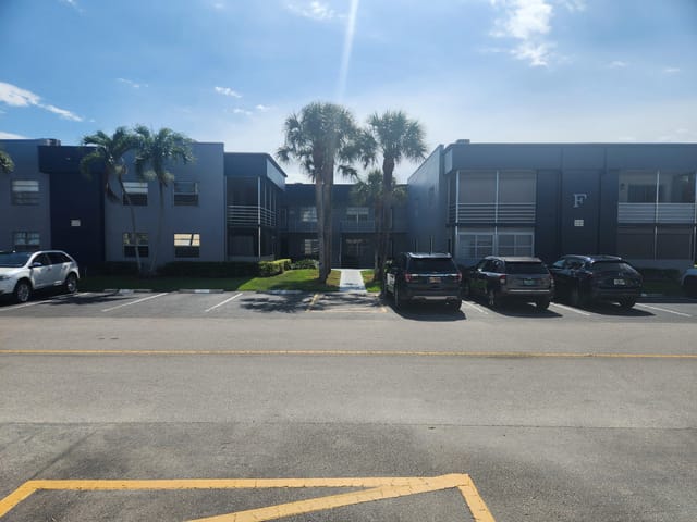 278 Burgundy F, Delray Beach, FL 33484