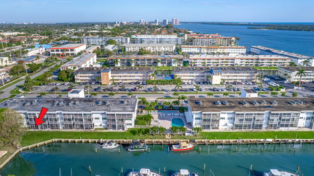 130 Doolen Court 108, North Palm Beach, FL 33408