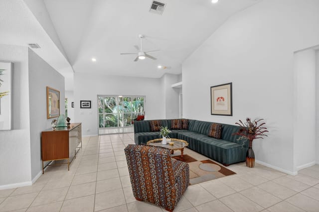 7910 Laina Lane 3, Boynton Beach, FL 33437