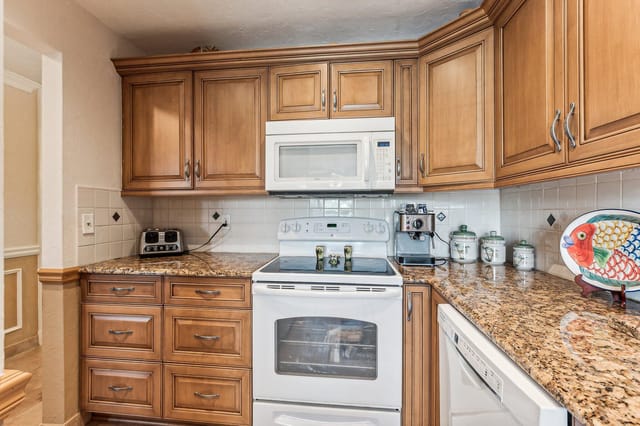 1051 Orange Terrace 103, Delray Beach, FL 33445