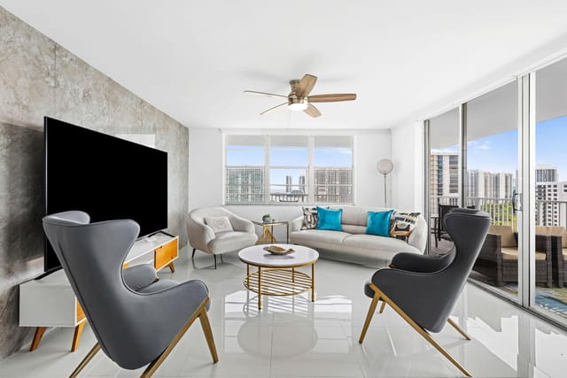 2851 NE 183rd Street 2117, Aventura, FL 33160