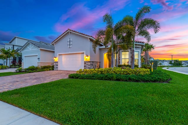 12305 Frontline Lane, Palm Beach Gardens, FL 33412