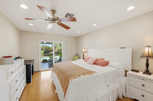 1401 SW 28th Terrace - Master Bed 2