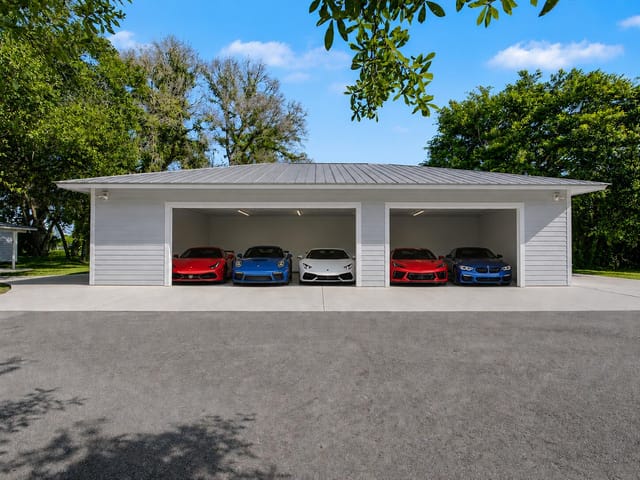 5625 SE Ault