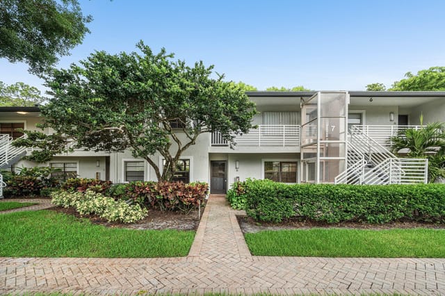 7 Southport Lane F, Boynton Beach, FL 33436