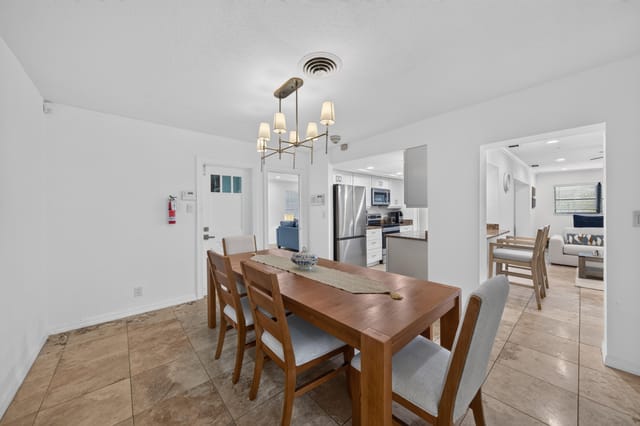 4431 NE 28th Avenue, Lighthouse Point, FL 33064