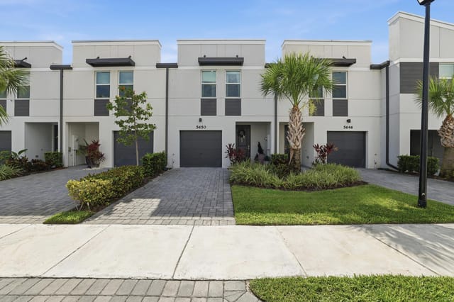 5650 Enclave Drive, Mangonia Park, FL 33407