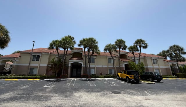 815 W Boynton Beach Boulevard 12-203, Boynton Beach, FL 33426