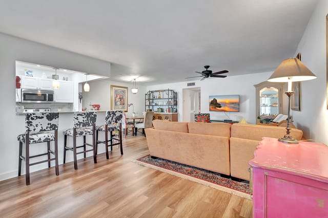 Living Room/Kitchen