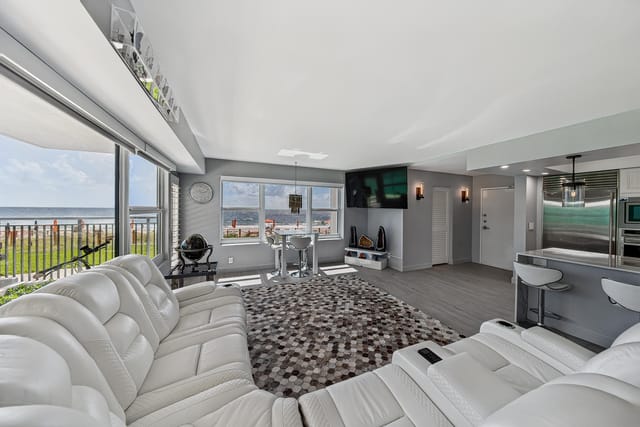3800 GALT OCEAN Drive 105, Fort Lauderdale, FL 33308