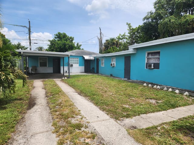 134 W 24TH W 1, Riviera Beach, FL 33404
