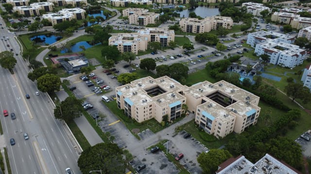2830 SOMERSET Drive 104N, Lauderdale Lakes, FL 33311