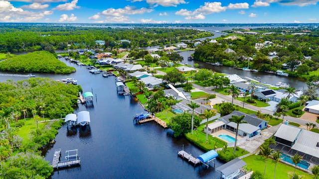 622 SW Pine Tree Lane-10